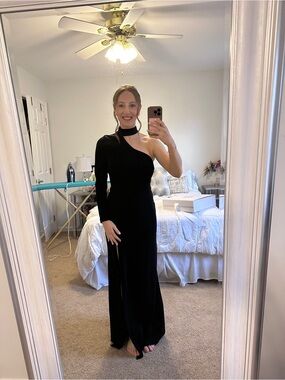 Lulu's Black One-Shoulder Evening Gown with Cutout Neck